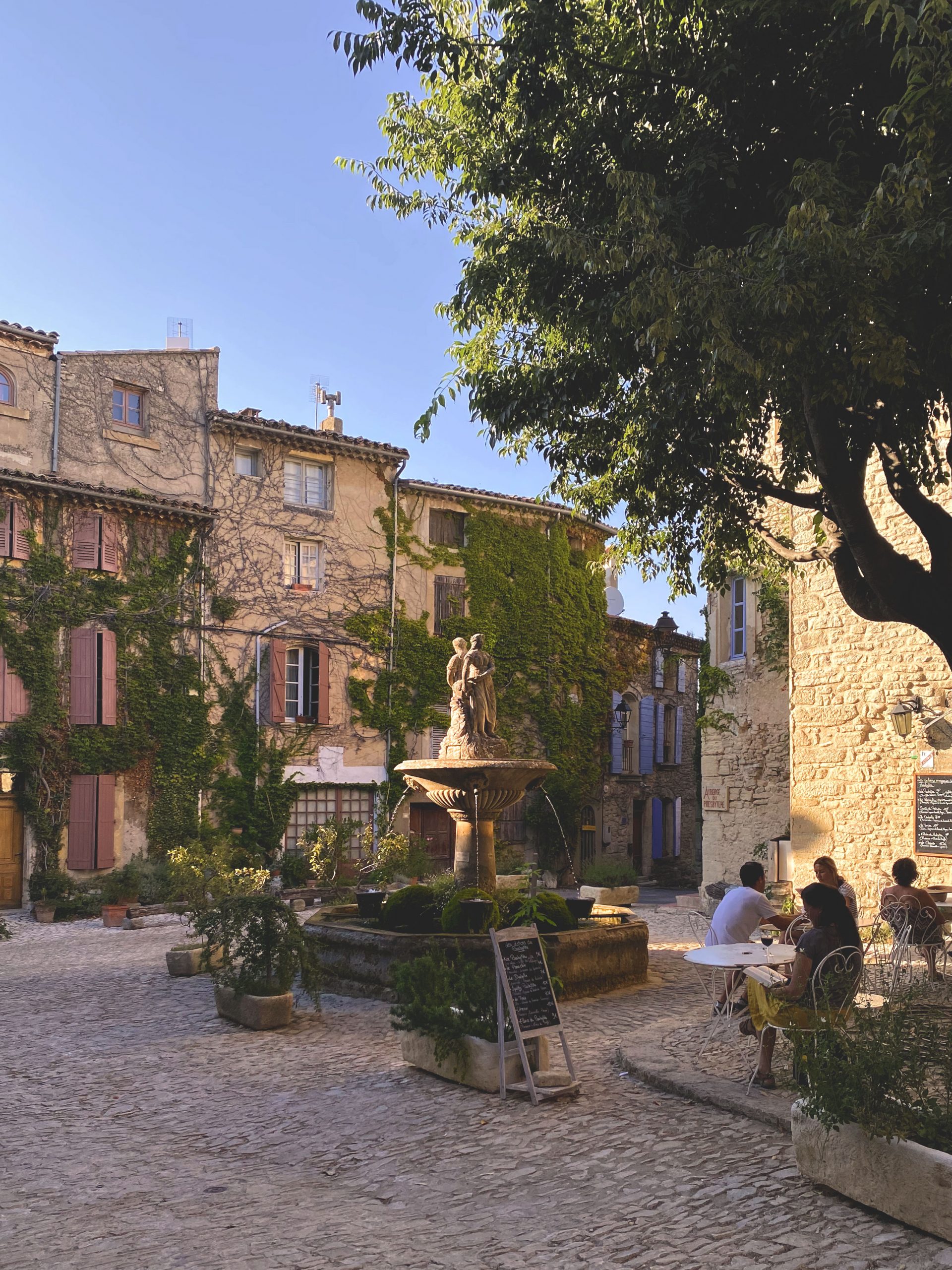 saignon provence luberon travel